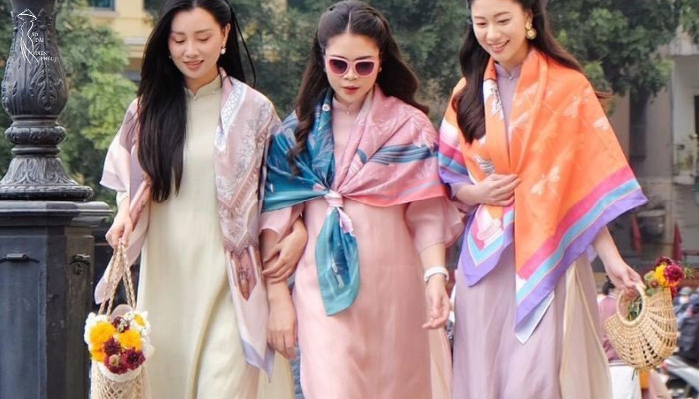 Kết hợp với khăn choàng 